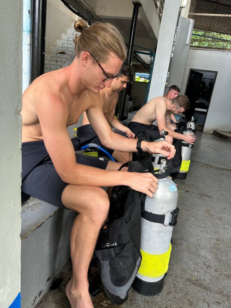 Learning to Scuba Dive in Koh Tao, Thailand!